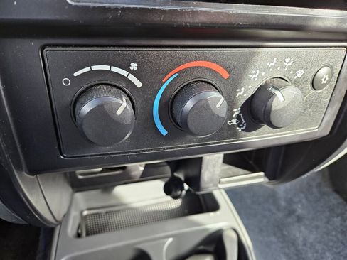 Used 2006 Dodge Dakota ST image 16