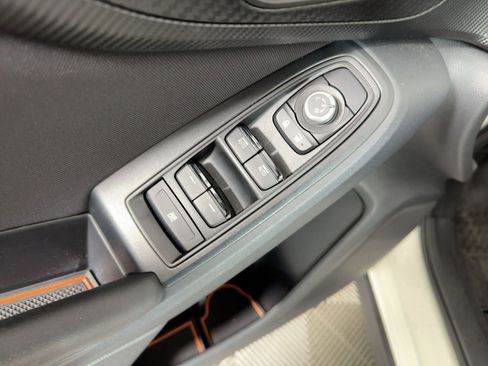 Used 2021 Subaru Crosstrek 2.0i Premium w/ Moonroof Package image 21