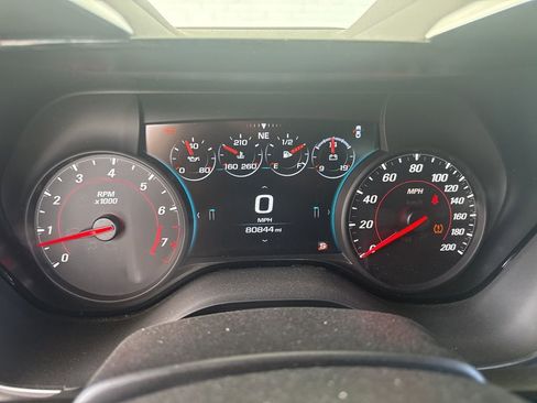 Used 2018 Chevrolet Camaro SS RWD image 10