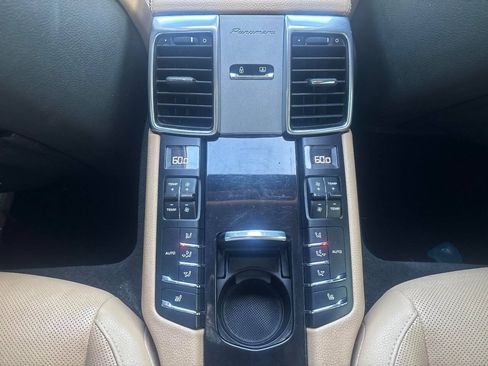 Used 2015 Porsche Panamera 4 AWD/4WD image 35
