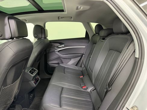 Used 2021 Audi e-tron Premium w/ Convenience Plus Package image 15