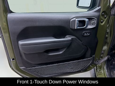 Used 2022 Jeep Gladiator Willys image 16