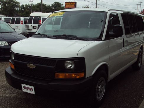 Used 2014 Chevrolet Express 1500 AWD image 4