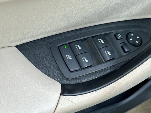 Used 2019 BMW X2 sDrive28i w/ Convenience Package image 11