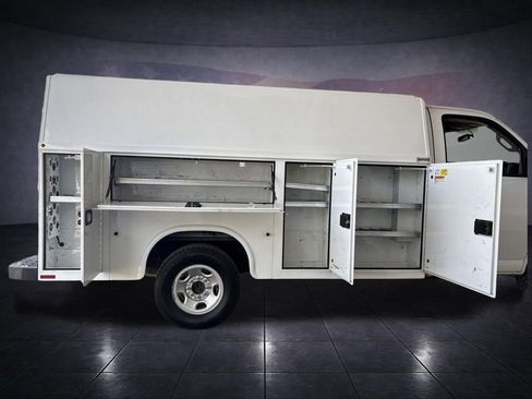 Used 2021 Chevrolet Express 3500 w/ Power Convenience Package RWD image 17