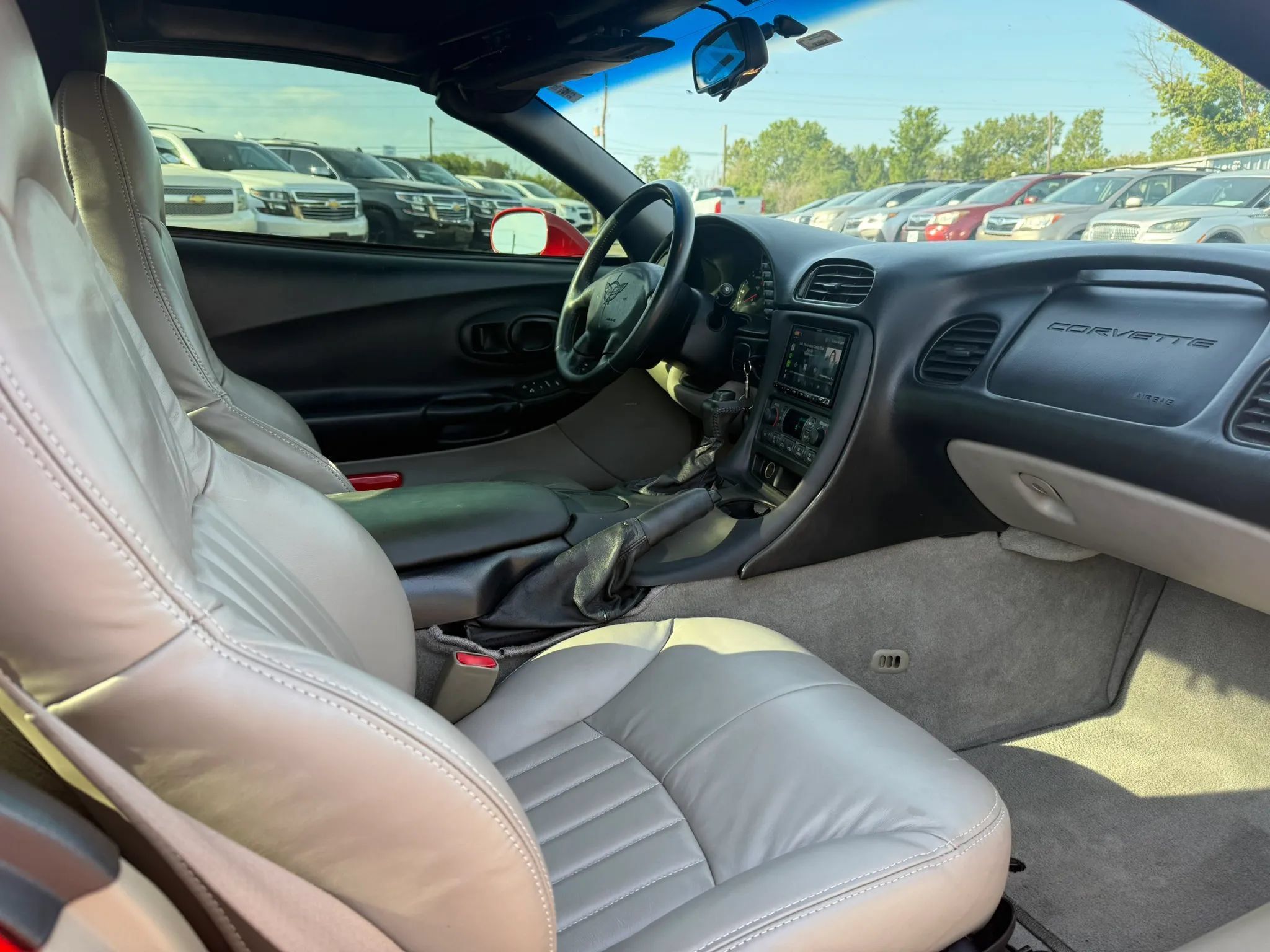 Used 1998 Chevrolet Corvette Coupe w/ Memory Pkg RWD image 4