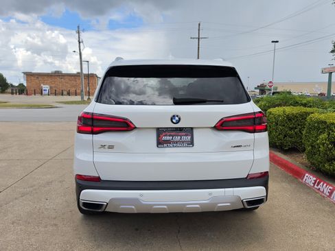Used 2019 BMW X5 xDrive40i w/ Premium Package 2 AWD/4WD image 4