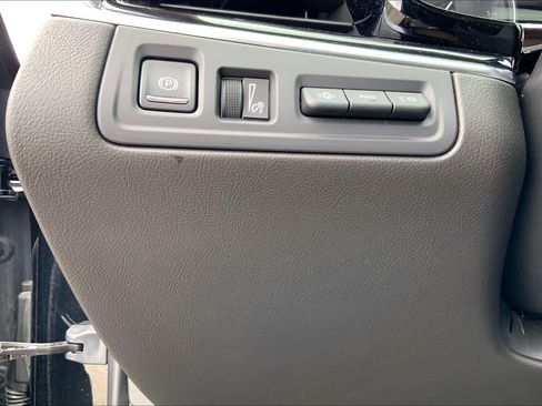 Used 2023 Cadillac XT6 Premium Luxury w/ Platinum Package FWD image 33