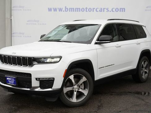 Used 2023 Jeep Grand Cherokee L Limited w/ Luxury Tech Group II image 2