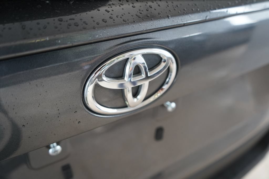 Used 2025 Toyota RAV4 XLE AWD/4WD image 6