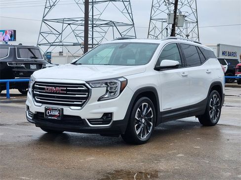 Used 2022 GMC Terrain SLT w/ Infotainment Package II image 3