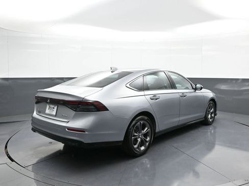 Used 2023 Honda Accord EX-L image 6