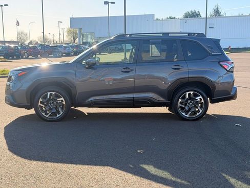 Certified 2025 Subaru Forester Premium AWD/4WD image 4