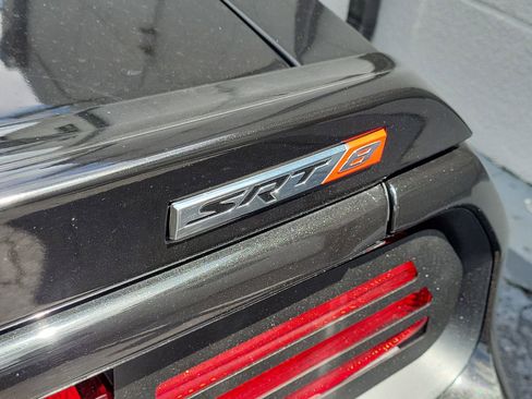 Used 2009 Dodge Challenger SRT8 RWD image 9