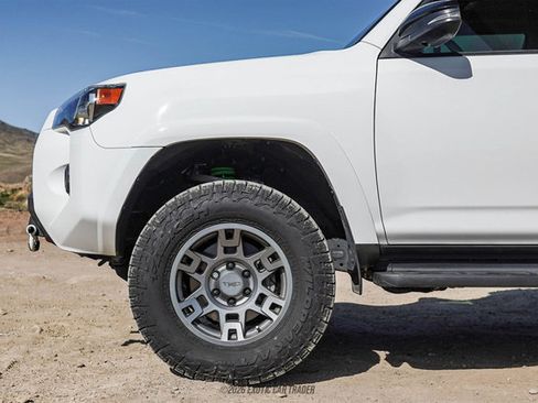 Used 2020 Toyota 4Runner Venture w/ Moonroof Package image 4