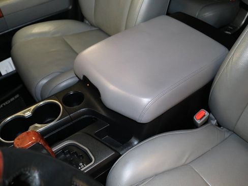 Used 2020 Toyota Sequoia Platinum image 82