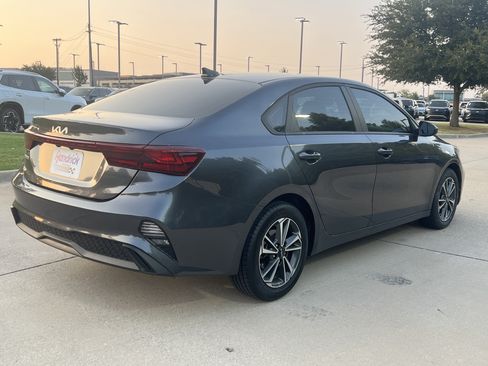 Used 2024 Kia Forte LXS FWD image 9