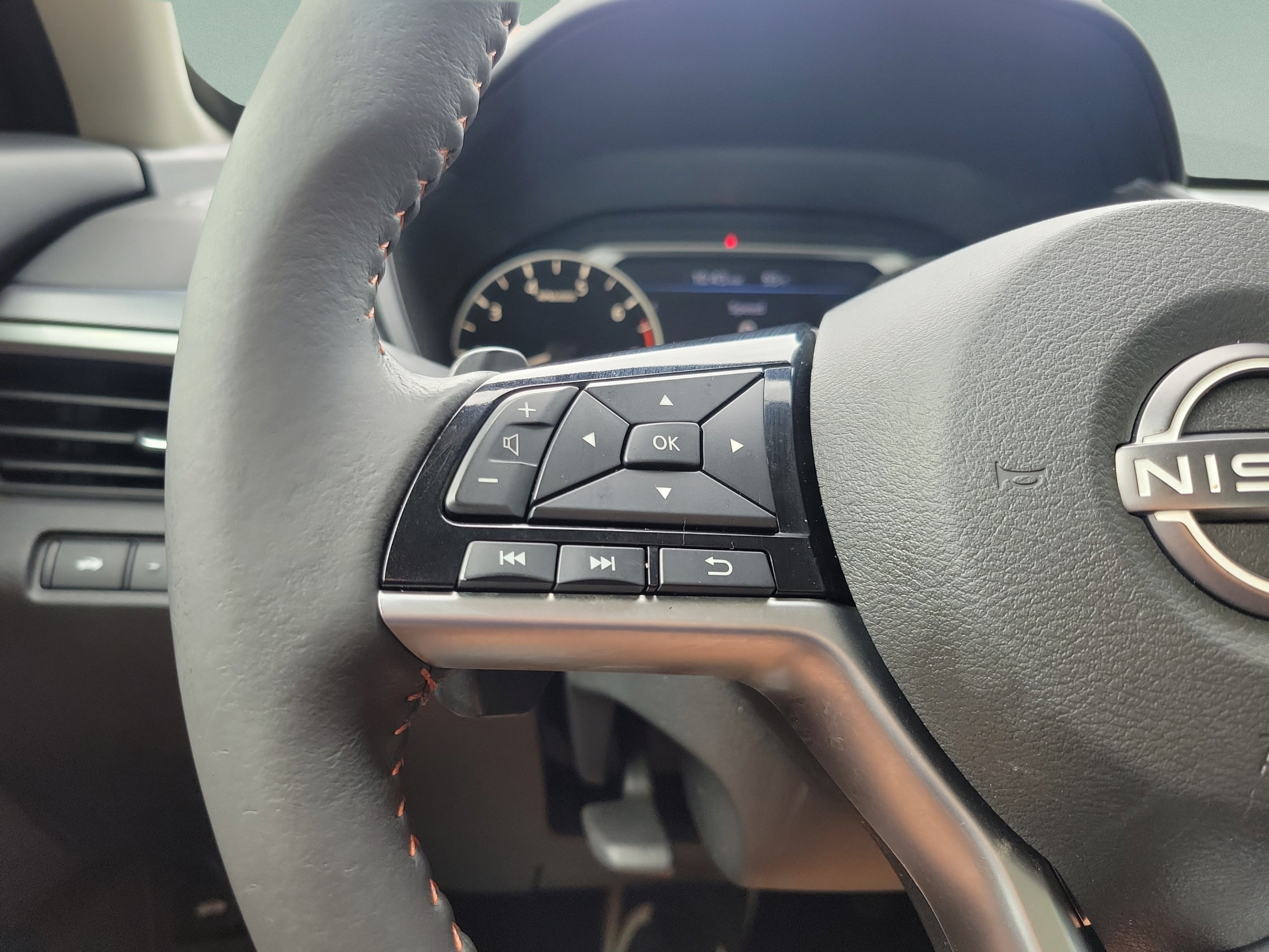 Certified 2023 Nissan Altima 2.5 SR FWD image 18