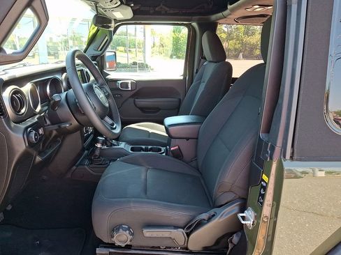Used 2023 Jeep Wrangler Sport AWD/4WD image 14