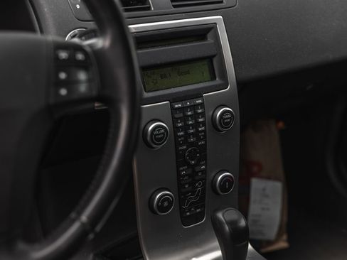 Used 2009 Volvo V50 2.4i FWD image 8