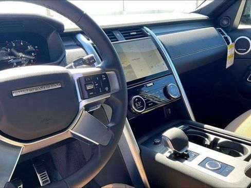 New 2026 Land Rover Discovery Limited Edition image 6
