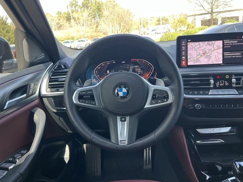 Certified 2025 BMW X4 xDrive30i image 21