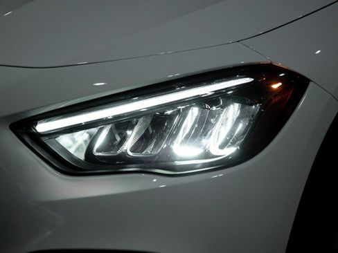 New 2025 Mercedes-Benz GLA 250 4MATIC image 8