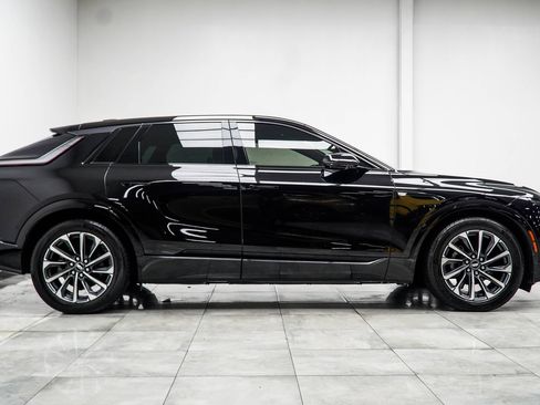 Used 2024 Cadillac Lyriq Sport RWD image 7