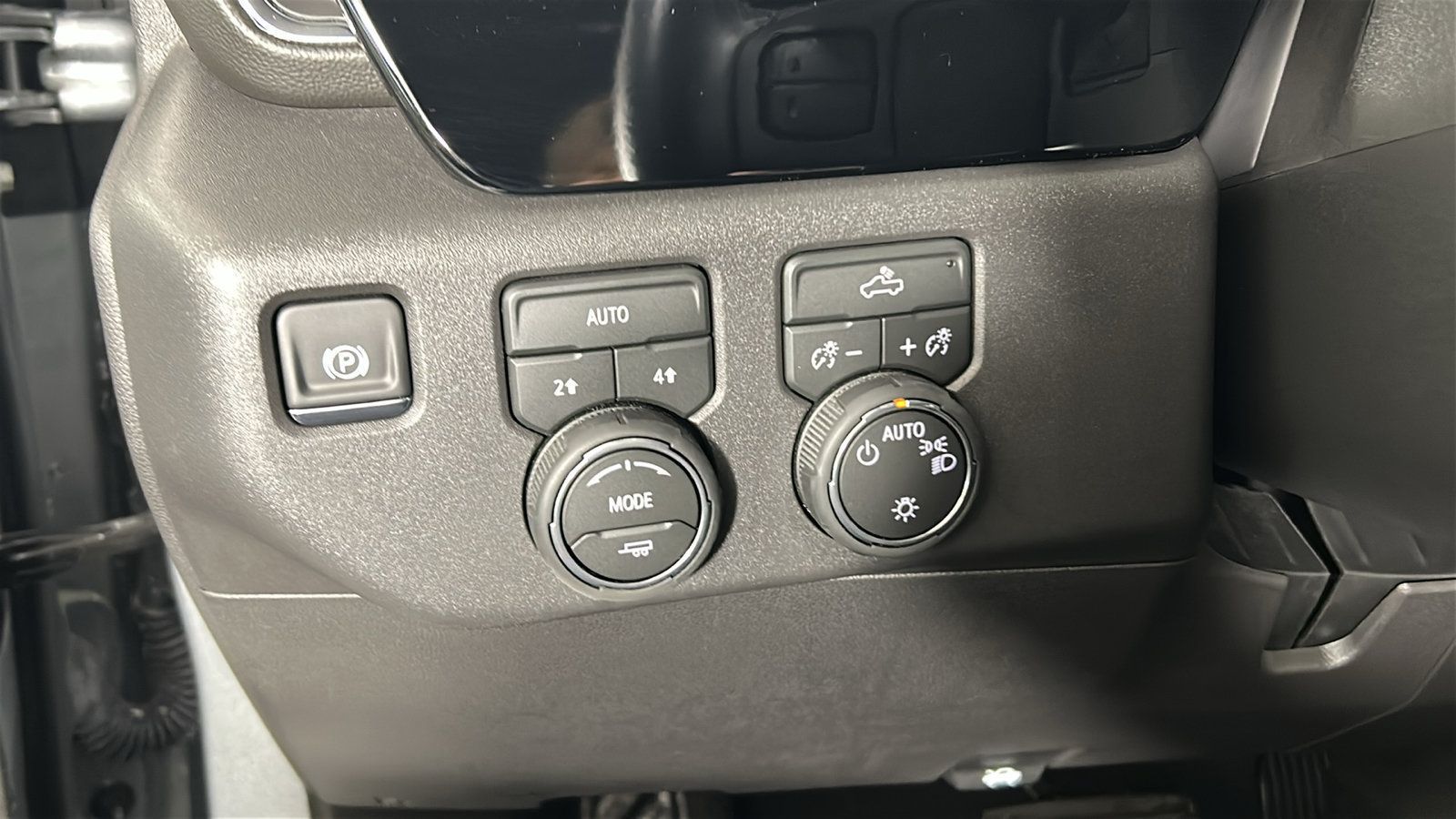 Used 2026 Chevrolet Silverado 1500 LT AWD/4WD image 23