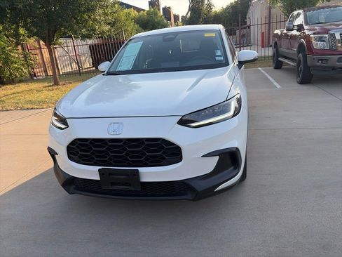 Used 2024 Honda HR-V LX image 2