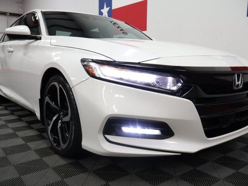 Used 2018 Honda Accord Sport image 25