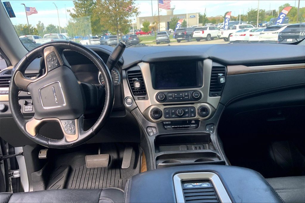 Used 2019 GMC Yukon Denali w/ Denali Ultimate Package AWD/4WD image 10