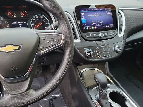 Used 2024 Chevrolet Malibu LT image 25