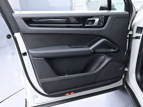 Certified 2023 Porsche Cayenne AWD/4WD image 15