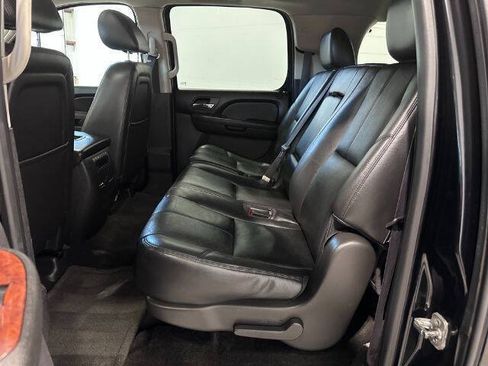 Used 2013 Chevrolet Suburban LT w/ Luxury Package AWD/4WD image 21