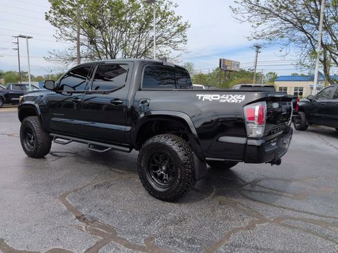 Used 2023 Toyota Tacoma TRD Sport w/ Black Out Package (TMS) image 3