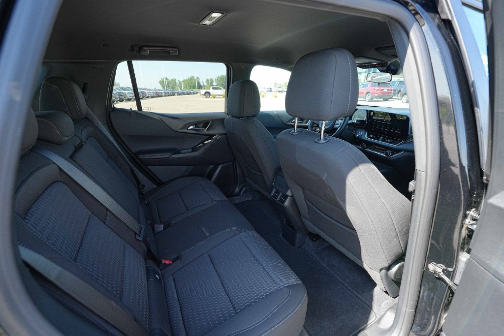 Used 2026 Chevrolet Equinox LT AWD/4WD image 27