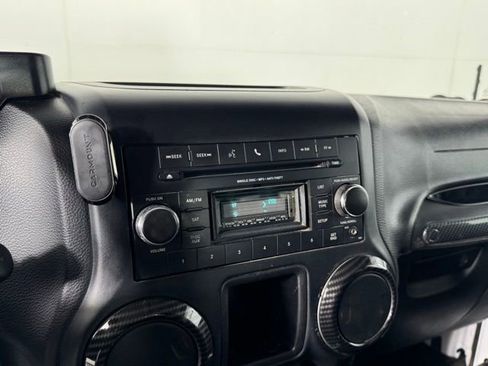 Used 2018 Jeep Wrangler Unlimited Sport AWD/4WD image 40