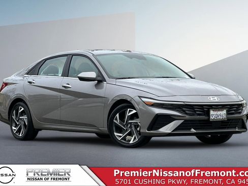 Used 2024 Hyundai Elantra SEL w/ Convenience Package image 1