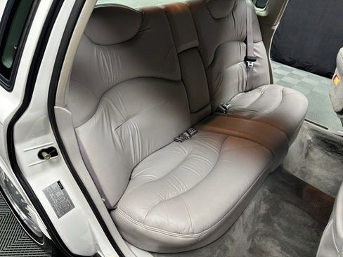 Used 1997 Lincoln Town Car Signature image 38