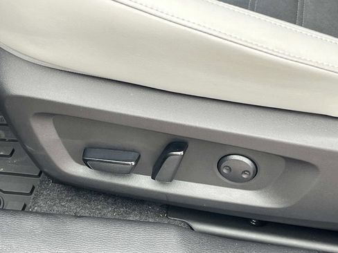 New 2026 Mitsubishi Outlander SE AWD/4WD image 11