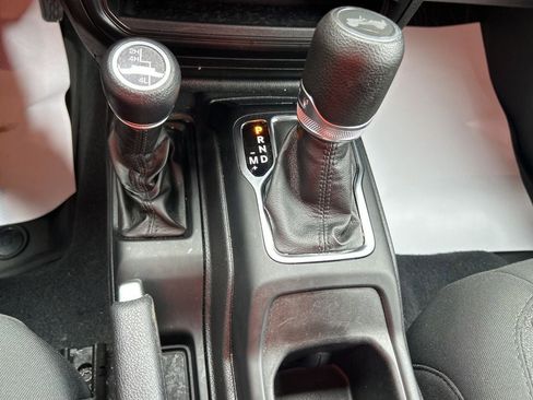 Used 2022 Jeep Wrangler Unlimited Sport image 15