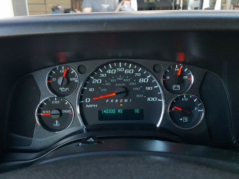 Used 2022 Chevrolet Express 2500 w/ Driver Convenience Package RWD image 14