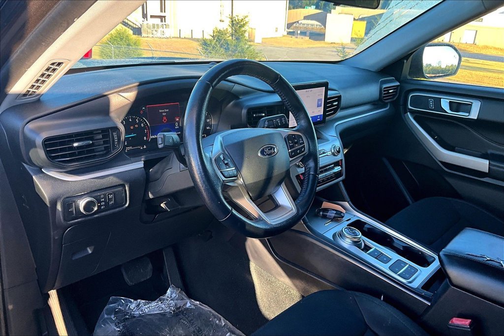 Used 2021 Ford Explorer XLT RWD image 5
