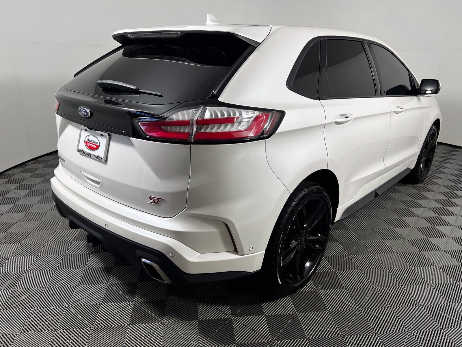 Used 2019 Ford Edge ST w/ Equipment Group 401A AWD/4WD image 5