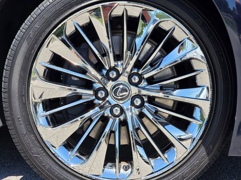 Used 2018 Lexus LS 500 AWD w/ Luxury Package image 26