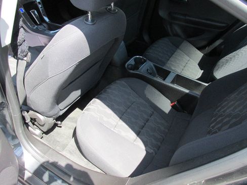Used 2014 Chevrolet Volt w/ Enhanced Safety Package 1 FWD image 9