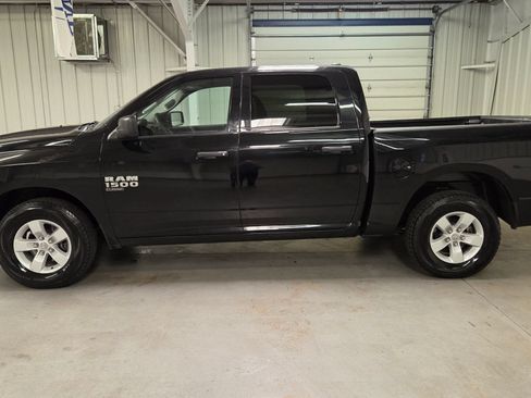 Used 2022 RAM 1500 Classic SLT RWD image 3