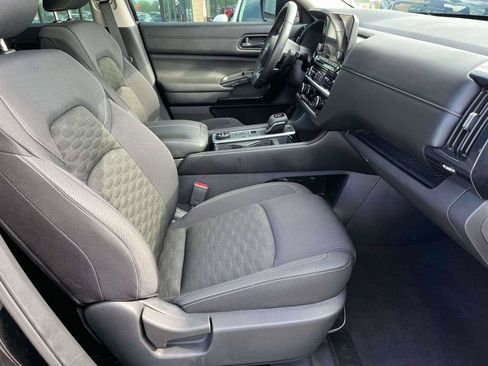 Used 2024 Nissan Pathfinder SV AWD/4WD image 13