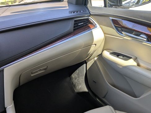 Used 2019 Cadillac XT5 Luxury image 19